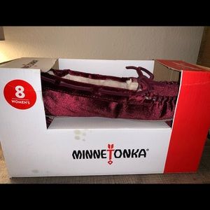 Minnetonka Moccasins Maroon